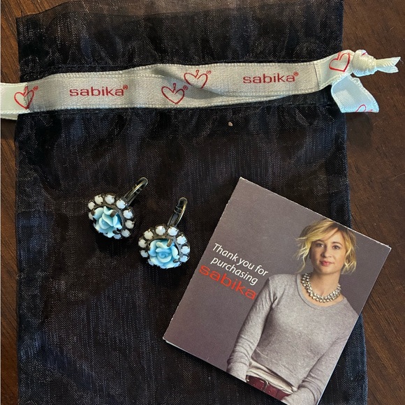 Sabika Elegant Rose Earrings - Picture 3 of 3